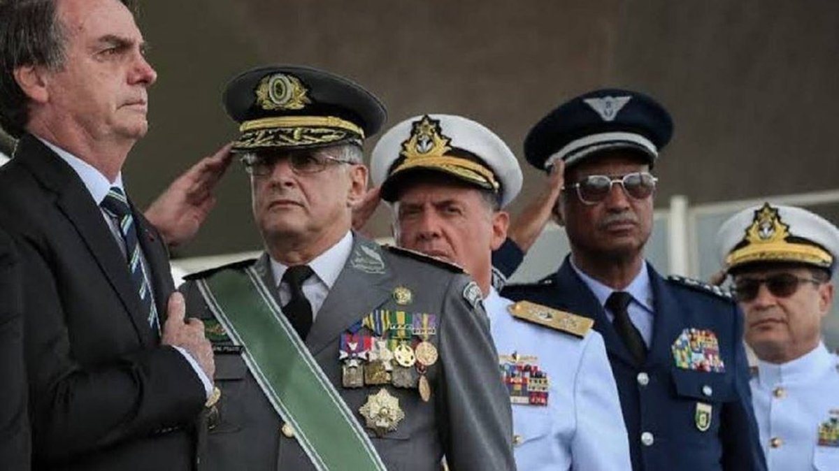 Pesquisa: 48,5% discordam da presença de militares no governo de Jair Bolsonaro