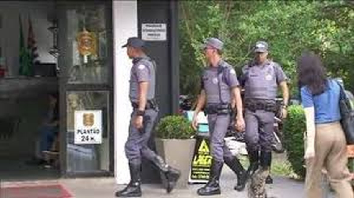 Nova Lei Orgânica permite promoção de policiais processados por crimes, contratação de oficiais e praças temporários e premiação para militares derrotados nas urnas