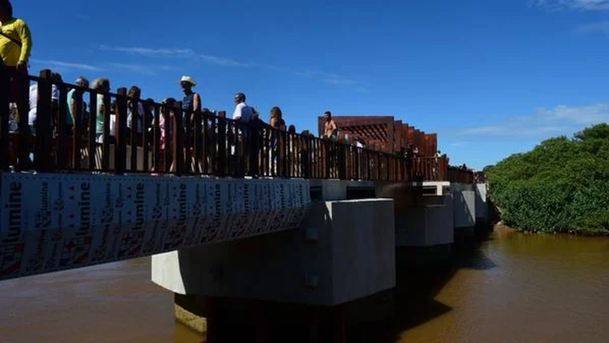 Nova Ponte da Madalena e via de acesso do Parque de Jacarenema são entregues à população em Vila Velha