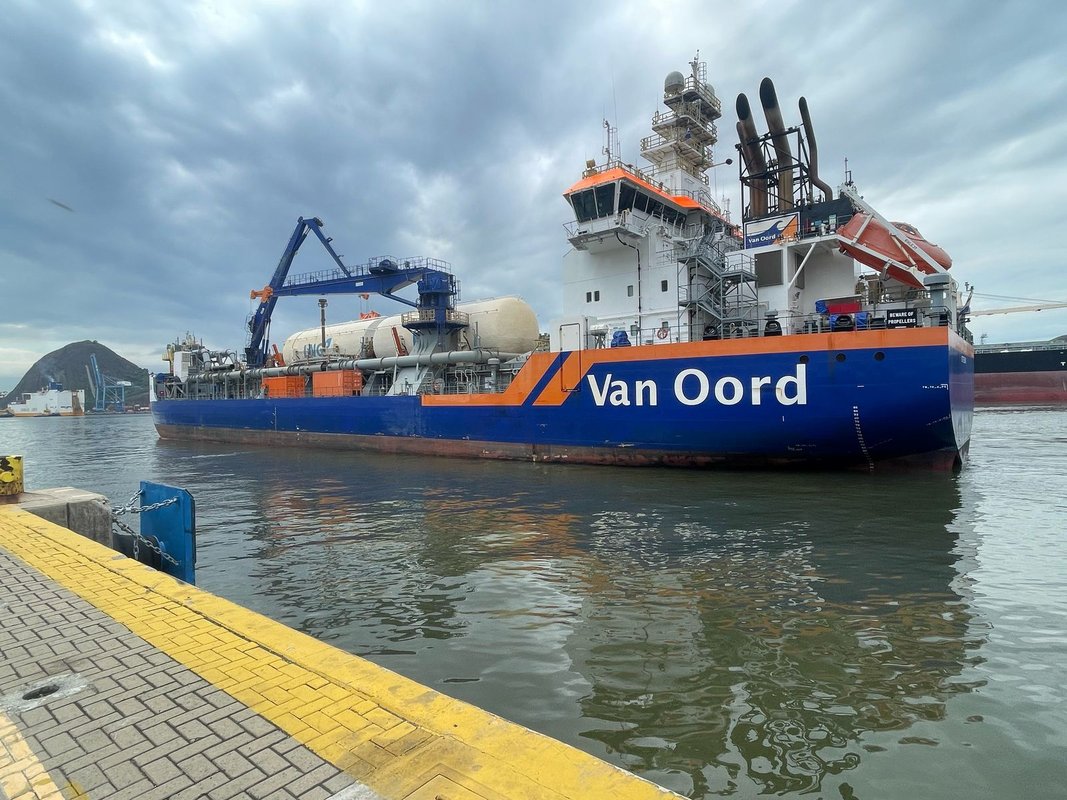 Vports inicia dragagem no Porto de Vitória