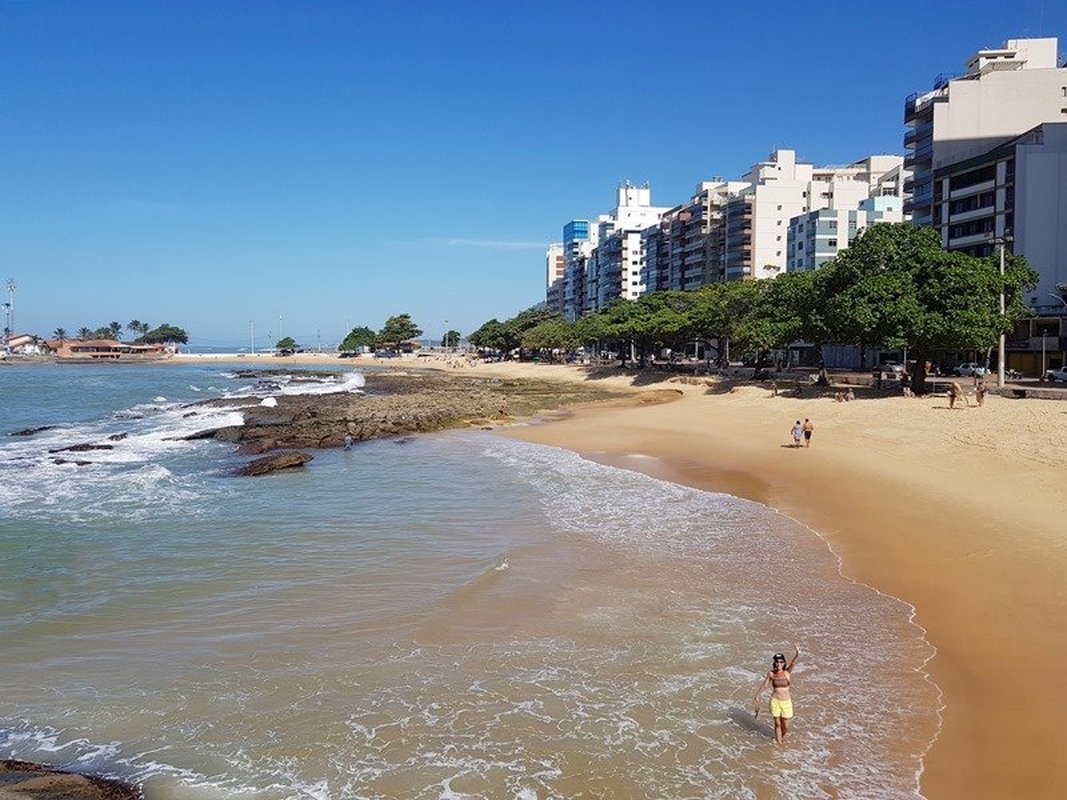 Justiça Federal proíbe construções de edifícios que causem sombreamento nas praias de Guarapari