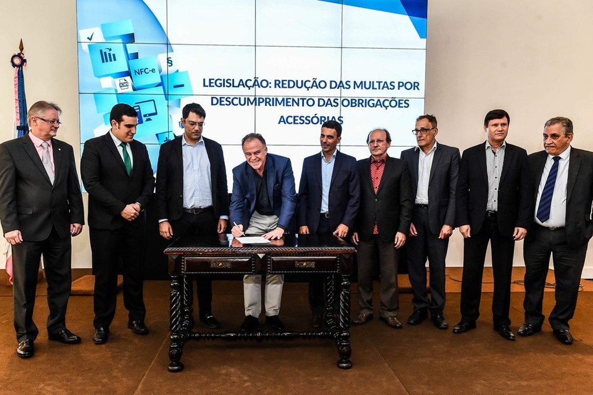 Casagrande propõe redução de burocracia e extinção de multas para ampliar as melhorias do ambiente de negócios do Espírito Santo