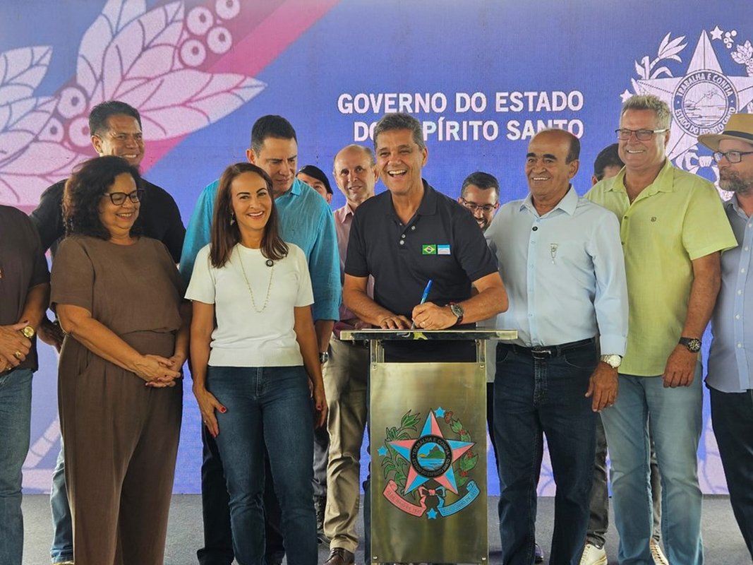 Ricardo Ferraço inaugura pavimentação de rodovia e anuncia Contorno Rodoviário Sul de Aracruz