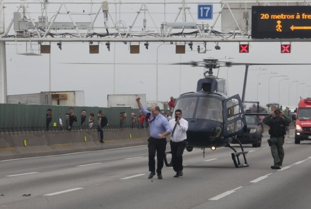 Governador do Rio comemora ação de atirador de elite da PM que matou sequestrador e salvou mais de 30 passageiros