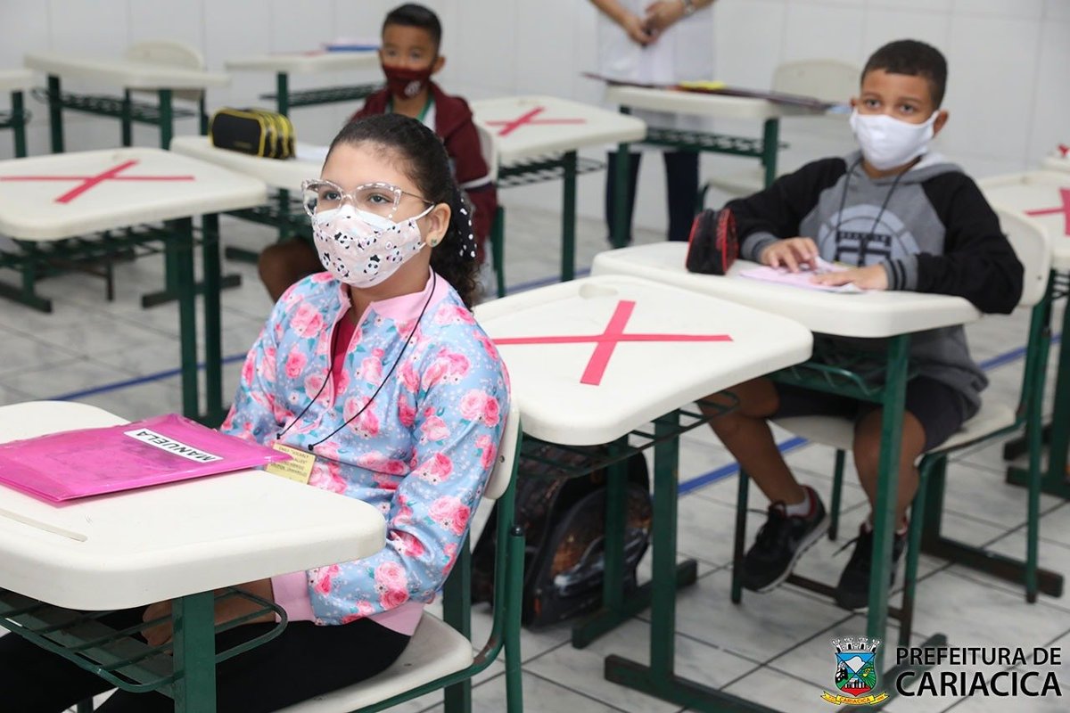 Euclério Sampaio anuncia abono de R$ 5 mil para professores de Cariacica