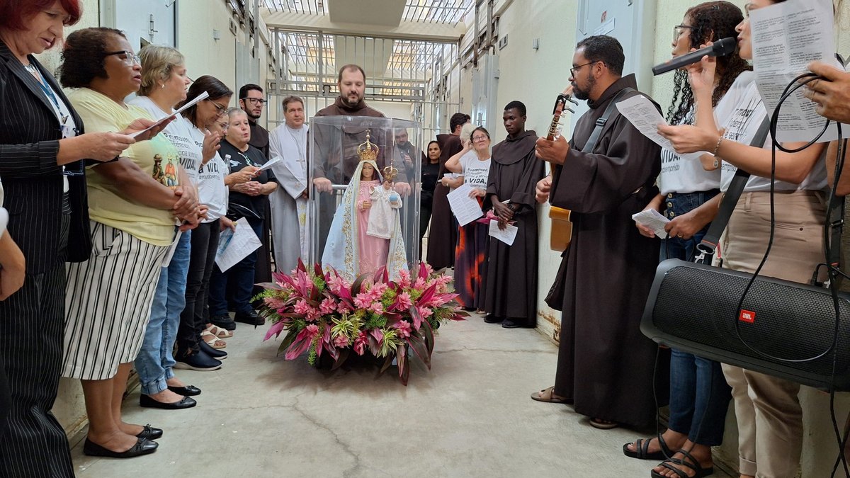 Emoção marca presença da imagem de Nossa Senhora da Penha em presídio feminino no Espírito Santo