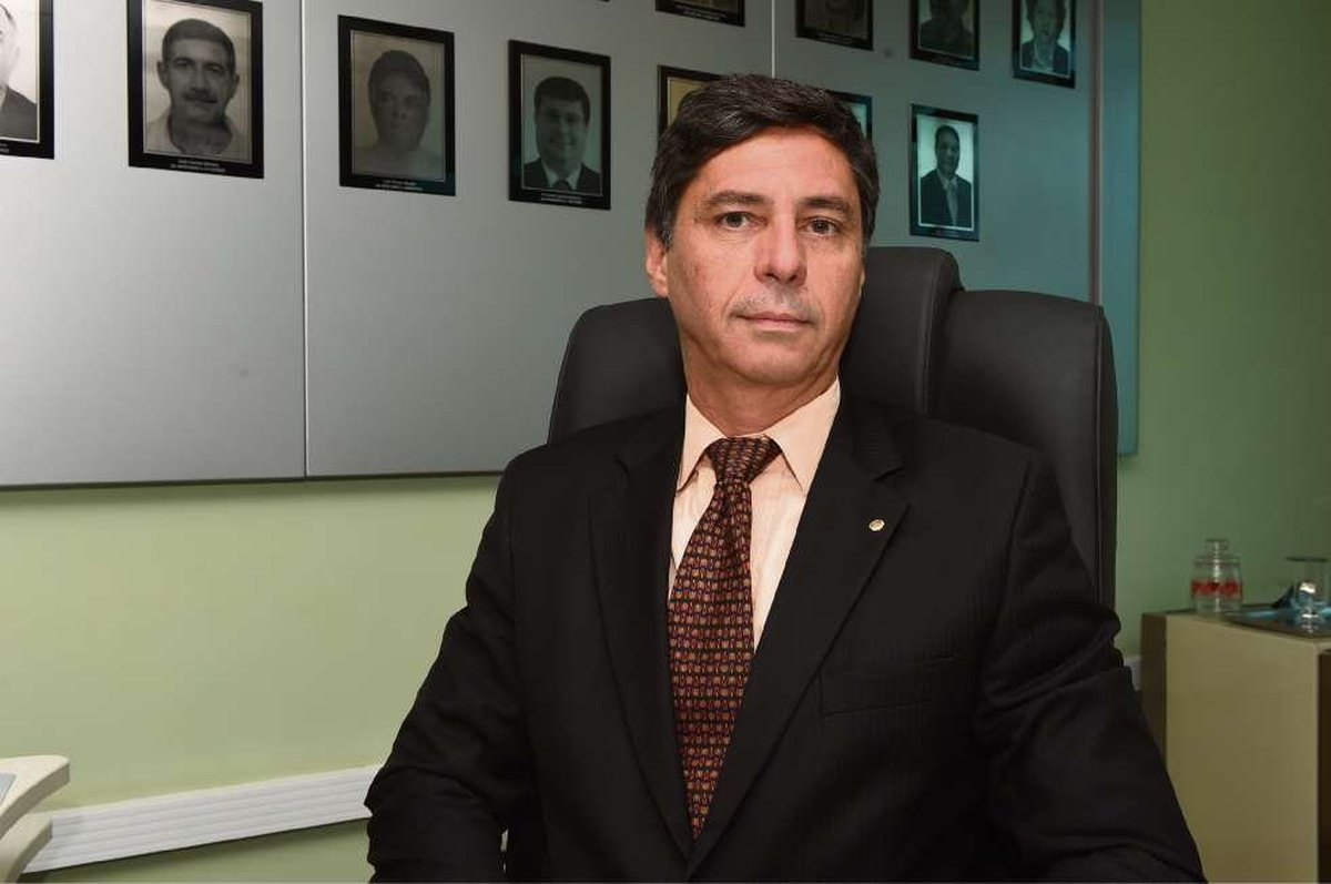 WALACE PONTES FOI SECRETÁRIO DA JUSTIÇA NO GOVERNO HARTUNG: Delegado federal paga fiança de R$ 1 mil e é solto após ser autuado em flagrante por dirigir embriagado e destruir carro de estivador