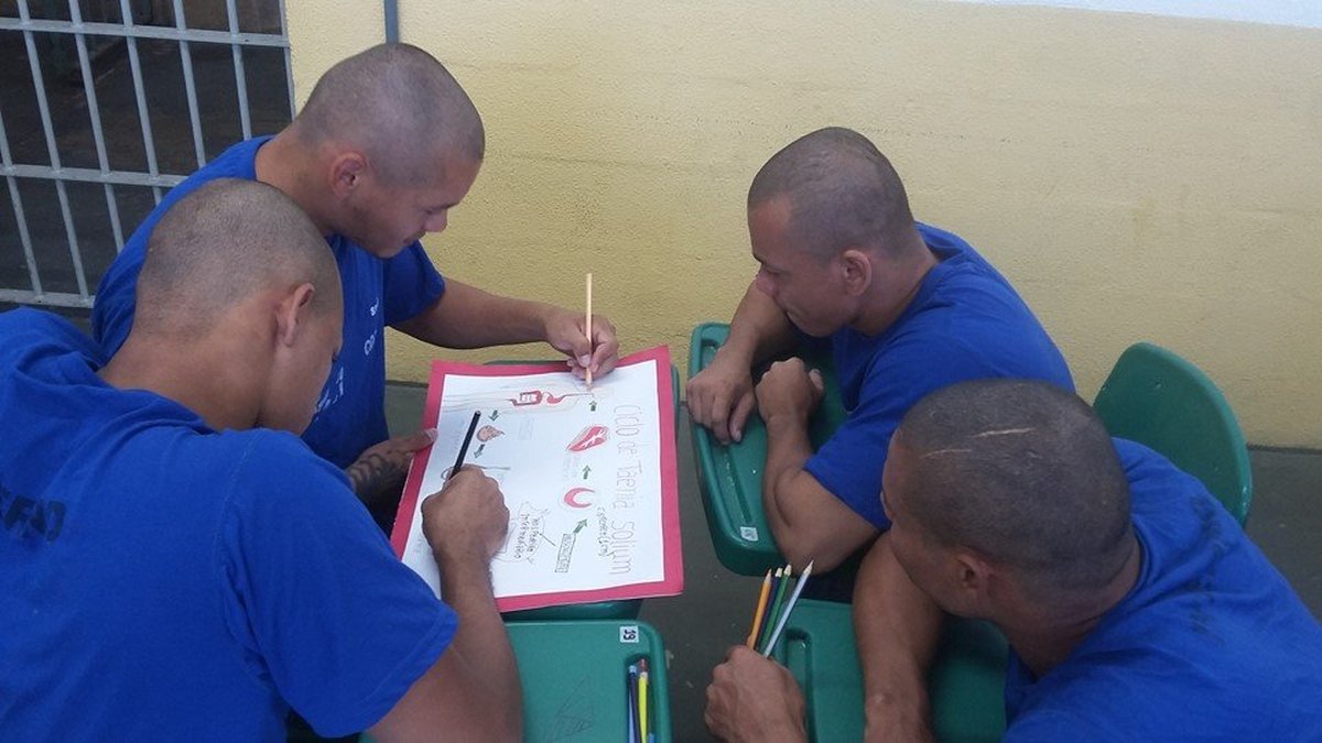 Professores de Centro de Detenção Provisória diversificam metodologias de aulas no Espírito Santo