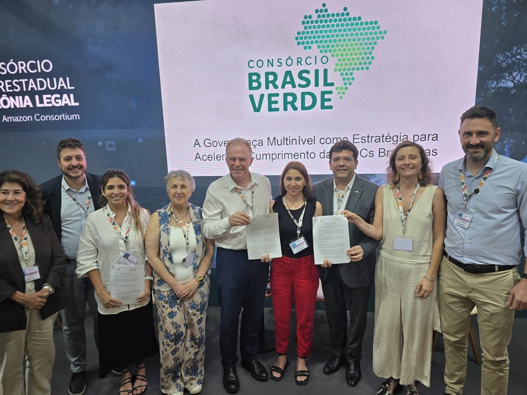 Governo entrega primeiro Selo Descarboniza-ES e formaliza acordo com Aliança Verde Argentina