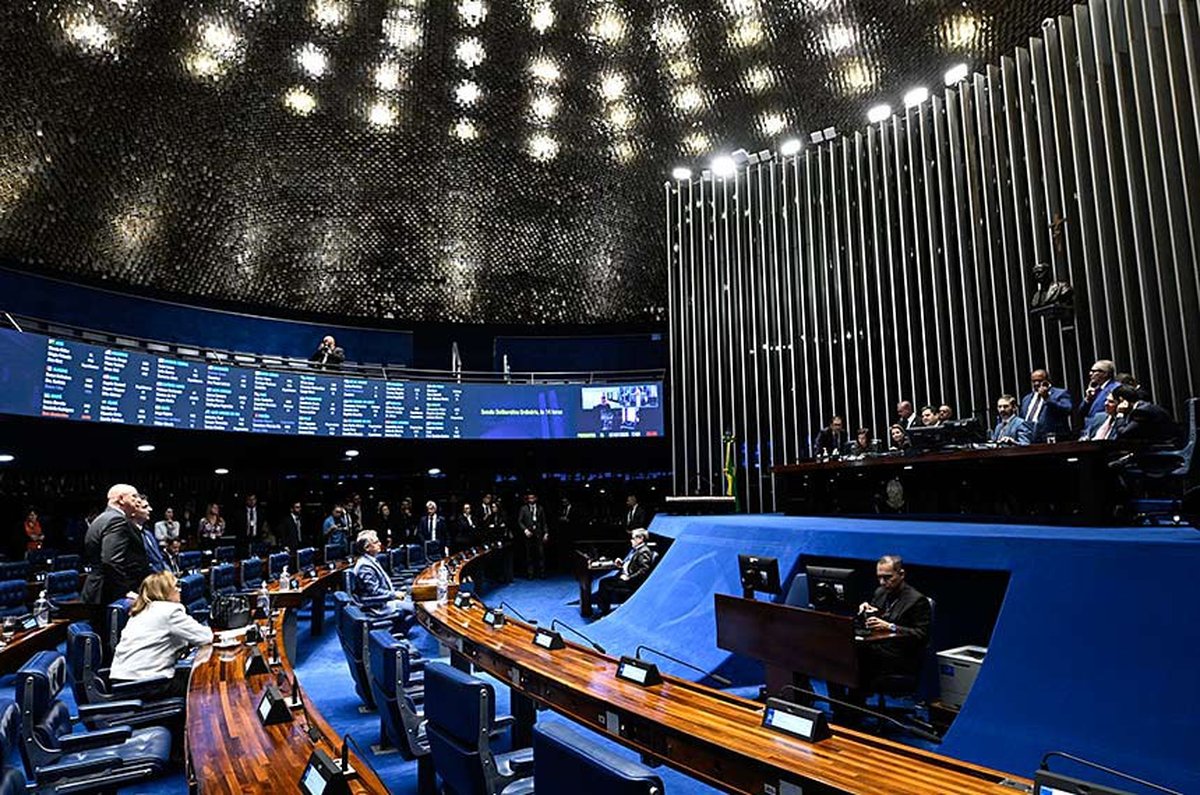 Senado aprova penas mais severas para violência sexual digital contra menores