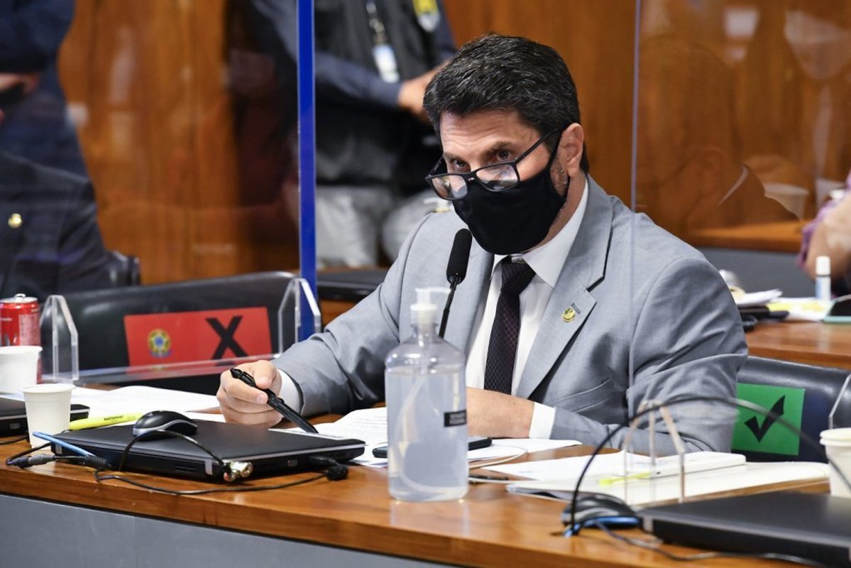 Ameaça feita por coronéis capixabas pode impedir aprovação da anistia criminal aos policiais que fizeram greve no Espírito Santo, Ceará e Minas, alerta senador