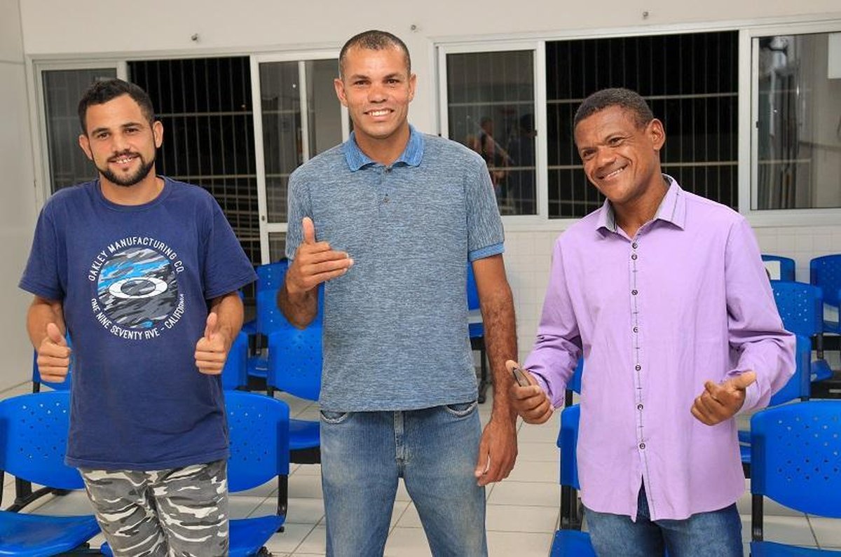 DAS RUAS PARA A SALA DE AULA E O MERCADO DE TRABALHO: Serra inicia programa que vai transformar a vida dos mais necessitados
