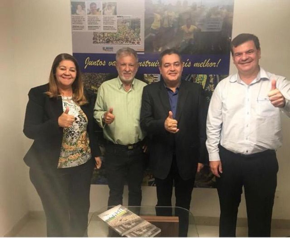 Convidado por Sandro Locutor, Doutor Gustavo Peixoto assume a direção do Pros com foco na disputa à Prefeitura da Serra