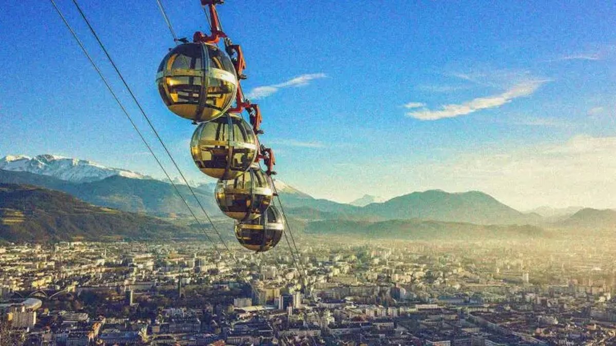 SISTEMA PODE TRANSPORTAR ATÉ 4 MIL PASSAGEIROS POR HORA: Governo do Estado estuda implantar teleféricos em Vitória e em Vila Velha