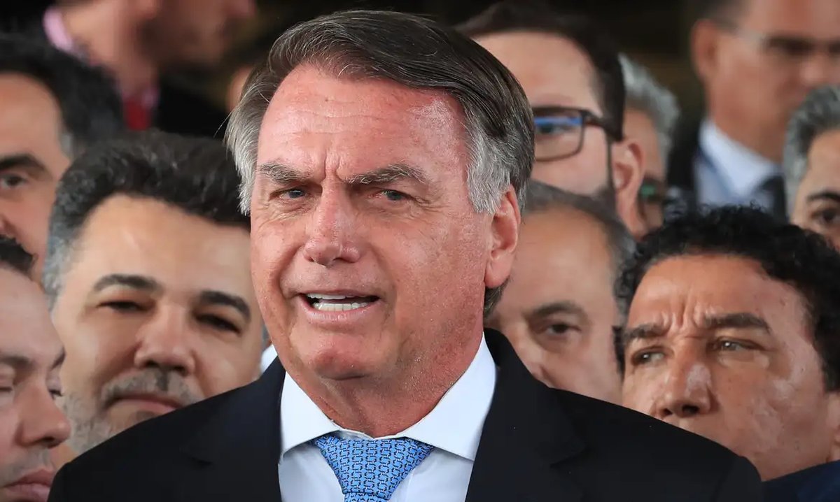 STF alerta que ‘live’ pode levar Bolsonaro à prisão, dá 24 horas para defesa explicar uso de redes sociais e bloqueia Pix de Eduardo