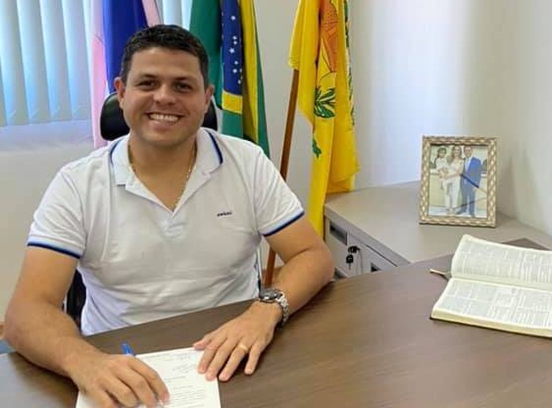 Prefeito de Itapemirim e advogado são denunciados no Ministério Público