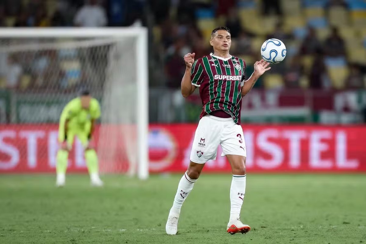 Thiago Silva faz 42 anos de olho no presente e no futuro