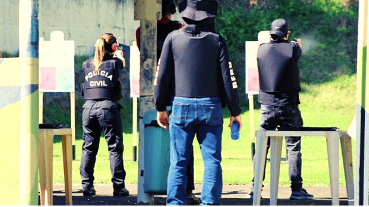 Policiais Civis fazem Curso de Capacitação de Tiro no Estande do Sindipol/ES