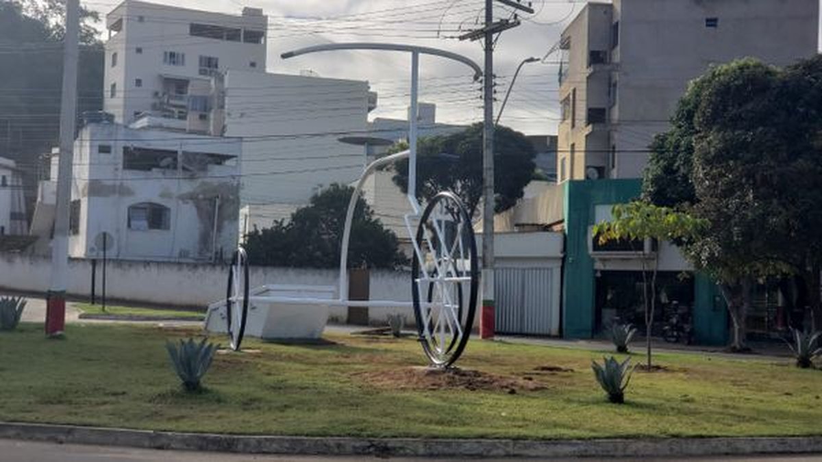 TRICICLO GIGANTE EM COLATINA: Ministério Público denuncia Sérgio Meneguelli pela acusação de usar  dinheiro público para propaganda pessoal