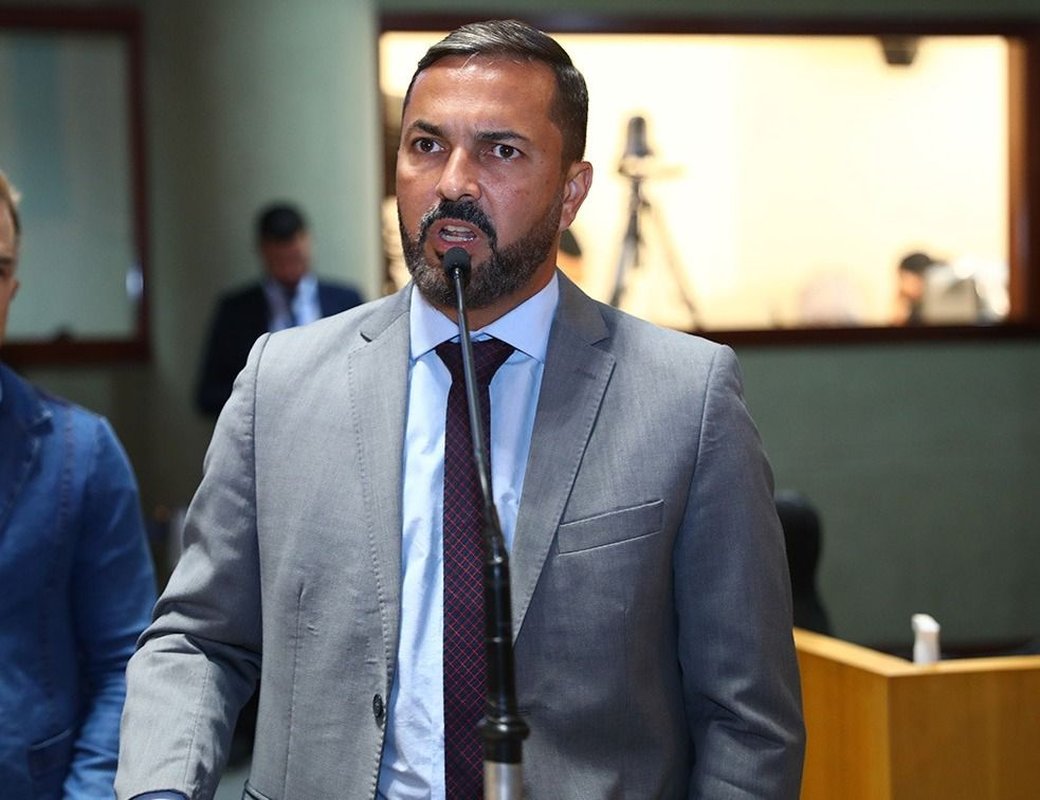 Ônibus do Transcol vão ter leitura facial, propõe deputado