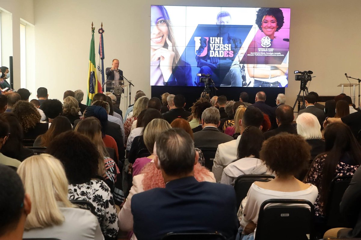 Casagrande cria a primeira Universidade Estadual do Espírito Santo e oferece mil vagas em graduação e pós-graduação