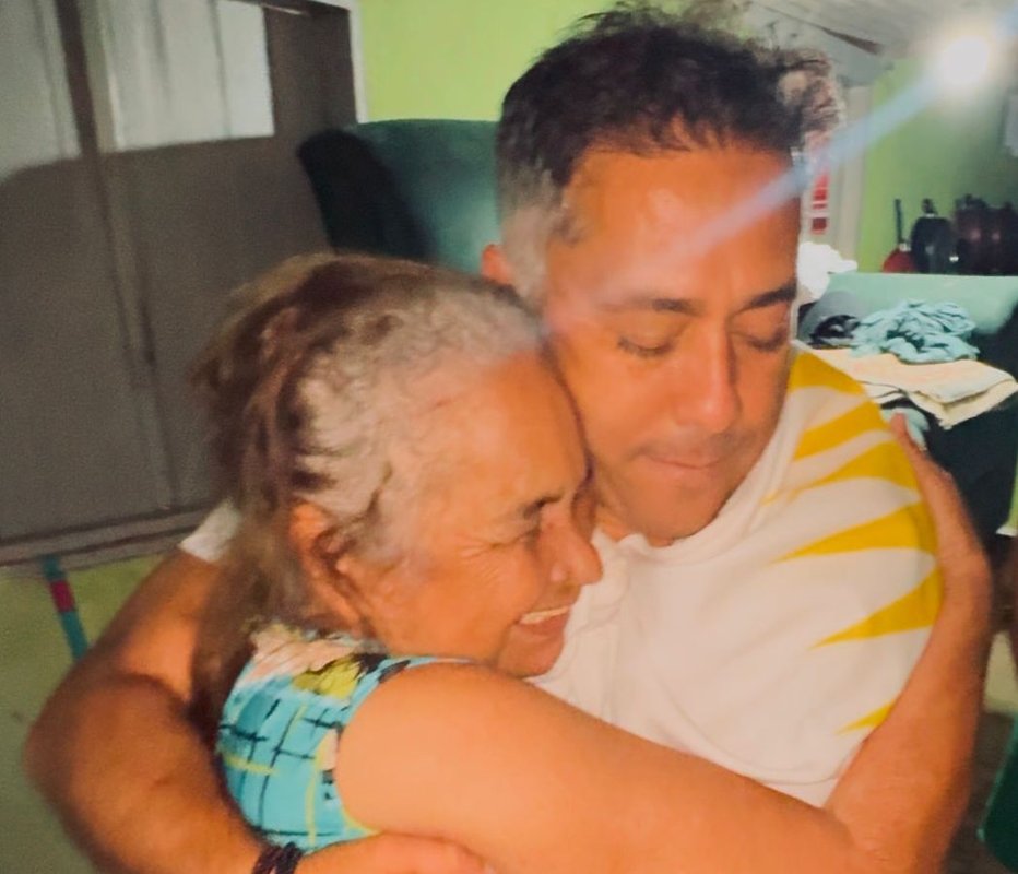 Reeleito, prefeito Vander Enfermeiro mostra seu carisma com o povo de Itarana