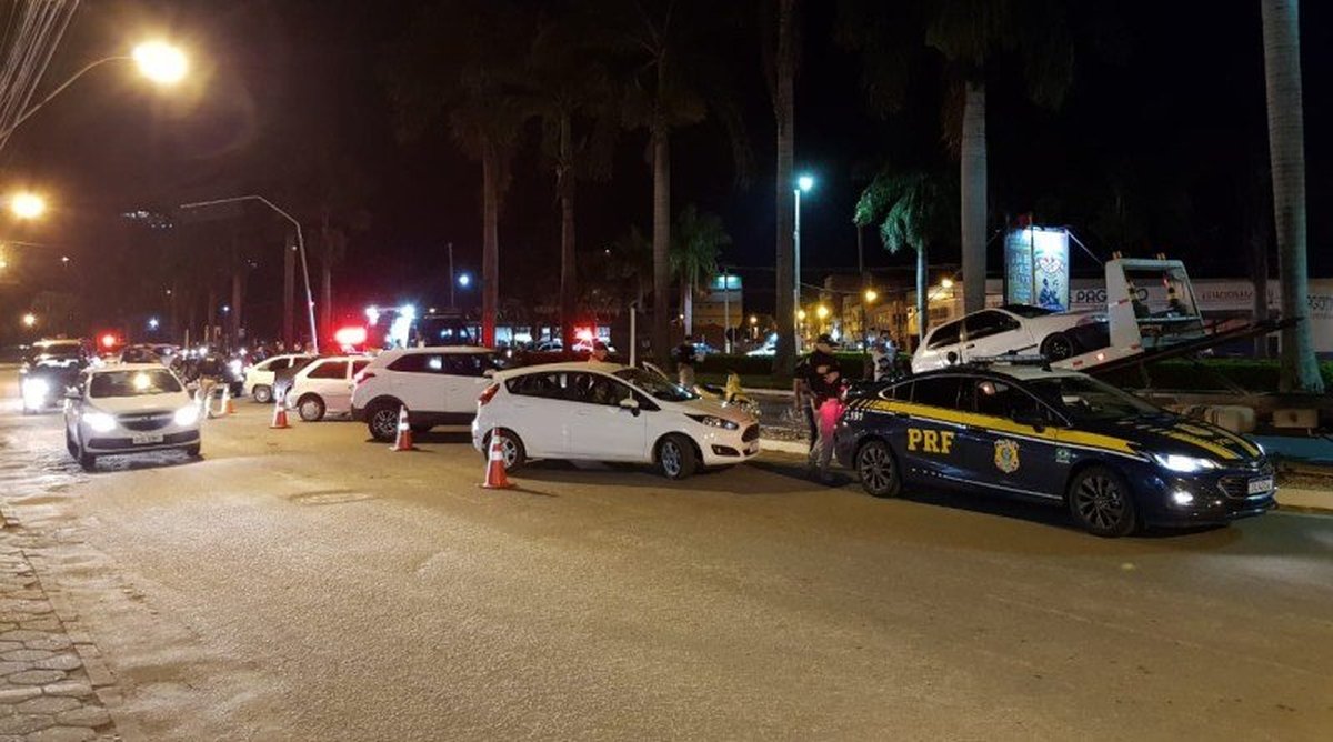 PRF realiza operação de combate à alcoolemia em Venda Nova do Imigrante