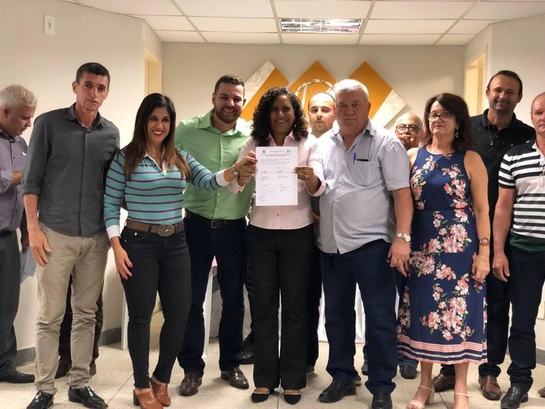 Golpistas criam perfil falso da vice-governadora do Espírito Santo para praticar fraudes pelo WhatsApp