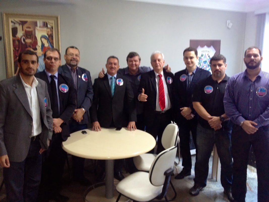 Em visita ao Sindicato dos Delegados, presidente da Comissão de Segurança da Assembleia Legislativa diz acreditar que governador vai atender reivindicação da categoria
