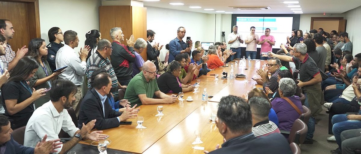 Prefeitura e Câmara de Vitória anunciam reajuste salarial de 7% para os servidores