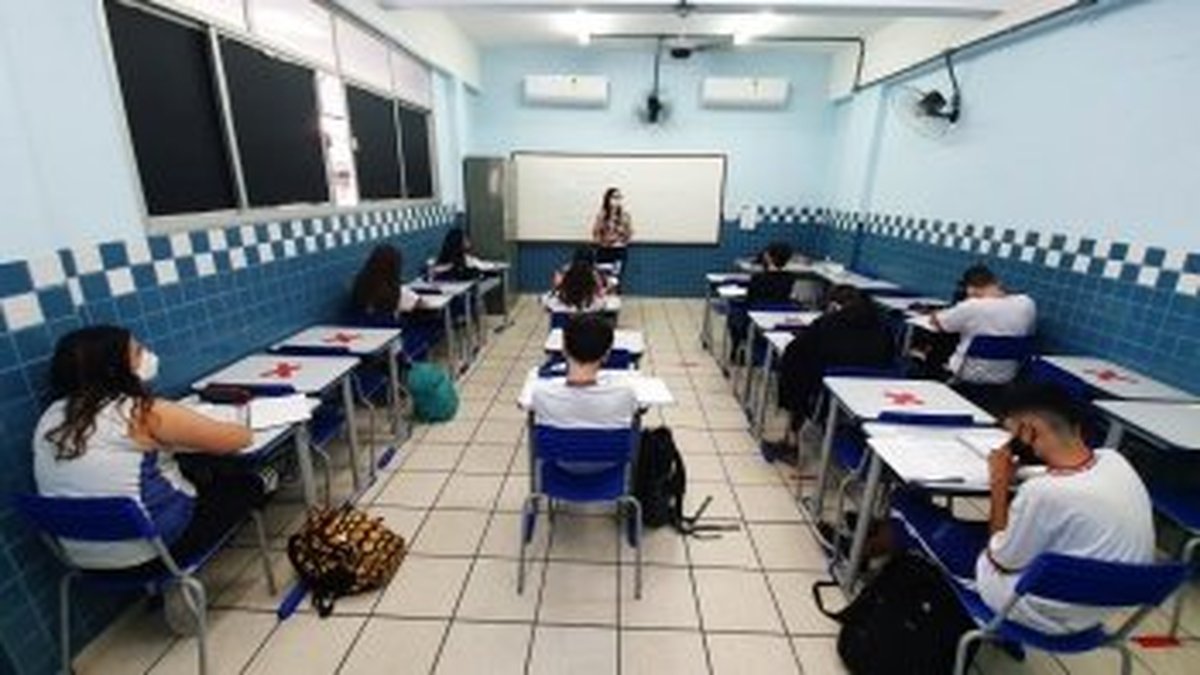 Profissionais da Rede Municipal de Ensino de Vitória recebem progressão em suas carreiras