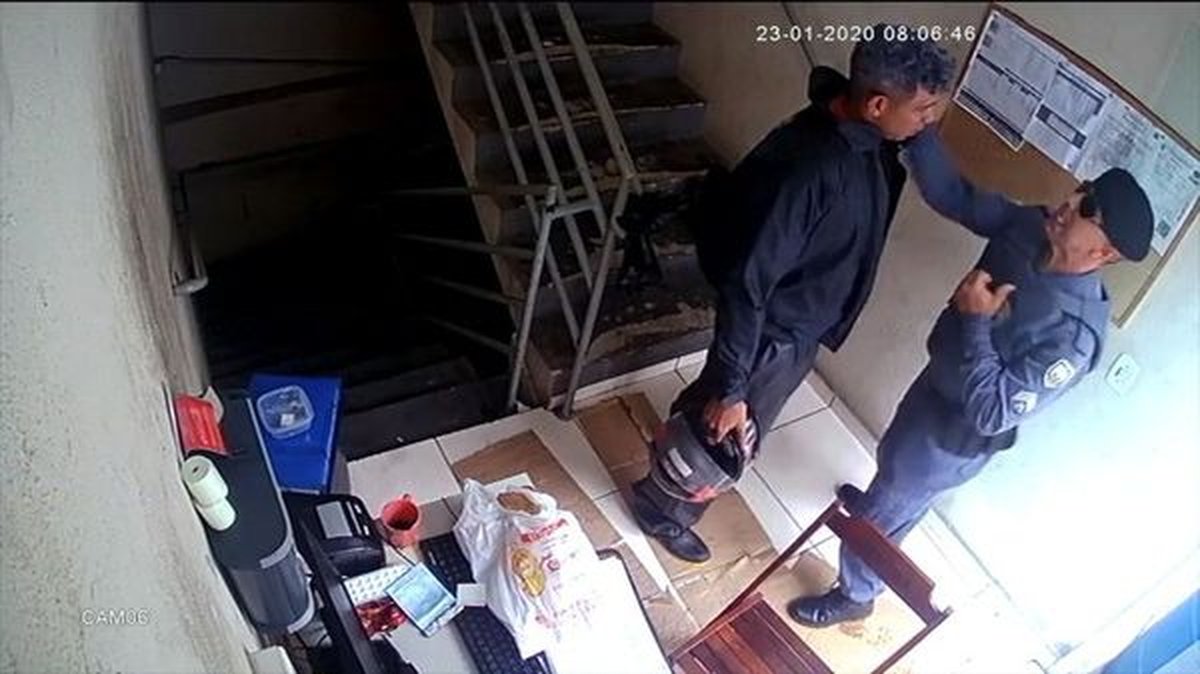 "AMANHÃ PASSO AÍ E QUERO VER VOCÊ PEDIR PARA EU DESCER", DISSE FREITAS PARA O TRABALHADOR: Justiça Militar condena sargento que deu um tapa no rosto de frentista em posto de gasolina