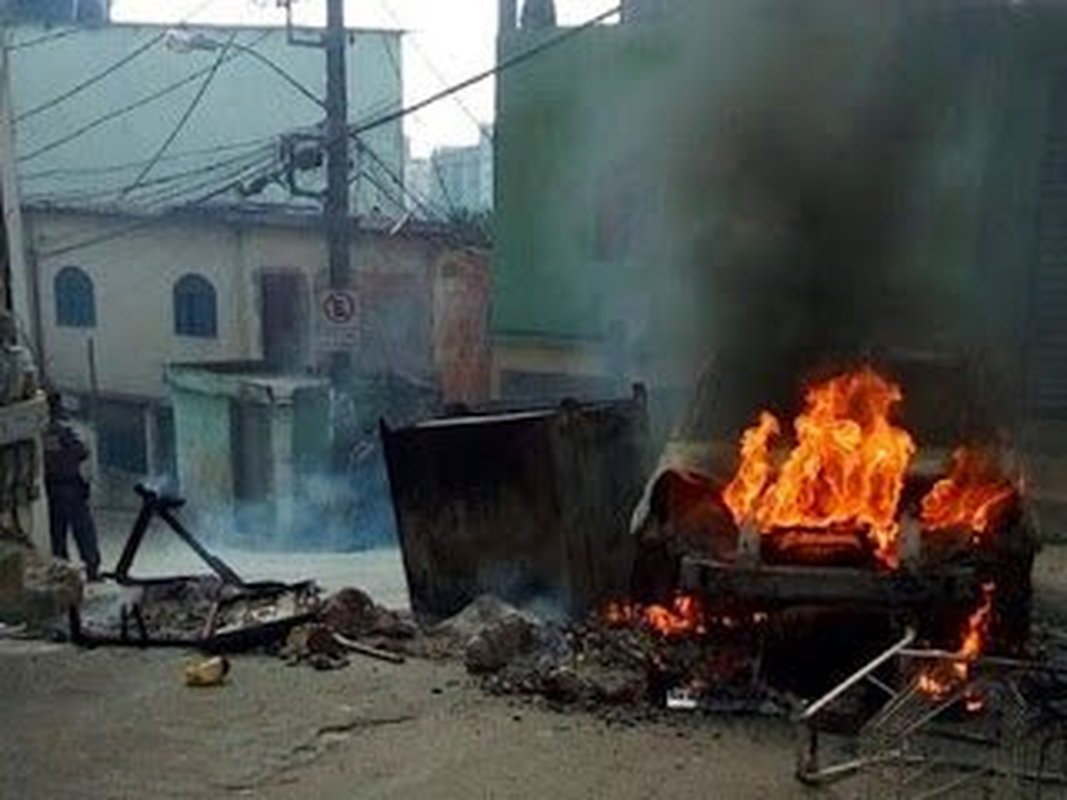 População protesta quando seus jovens morrem em troca de tiros com a polícia, mas se cala quando são executados pelo próprio tráfico