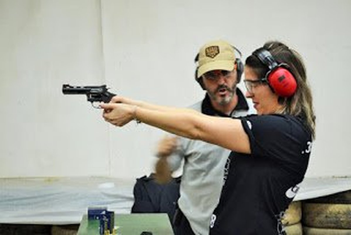 Aspomires sedia demonstração técnica de uso responsável de armas da Taurus