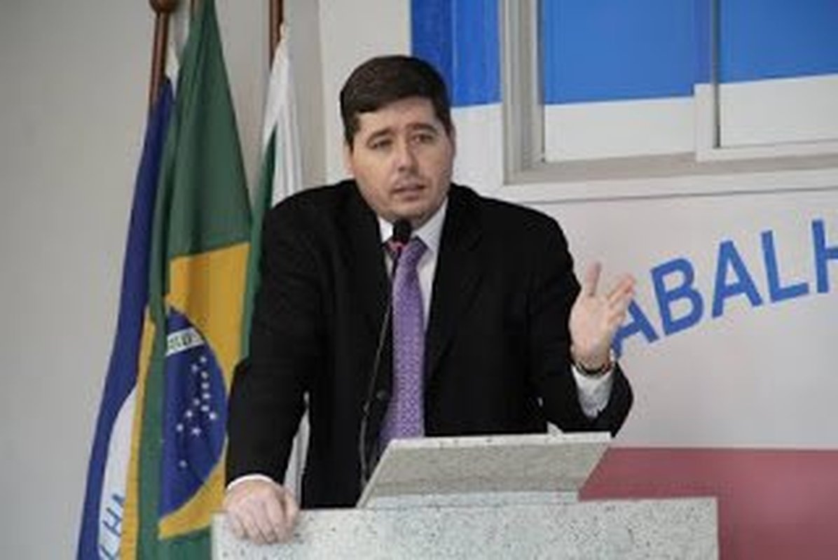 SÉRGIO CAMILO, QUE TAMBÉM É VEREADOR, É ACUSADO DE DENEGRIR A IMAGEM DE JUNINHO: Tribunal de Justiça condena policial civil a pagar indenização de 5 mil ao prefeito de Cariacica