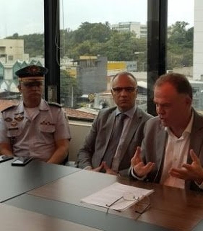 PERDÃO SÓ PODE SER DADO NOS CASOS DE PROCESSOS ADMINISTRATIVOS: Casagrande e novo comandante-geral da PM anunciam anistia para policiais punidos por causa do aquartelamento de 2017
