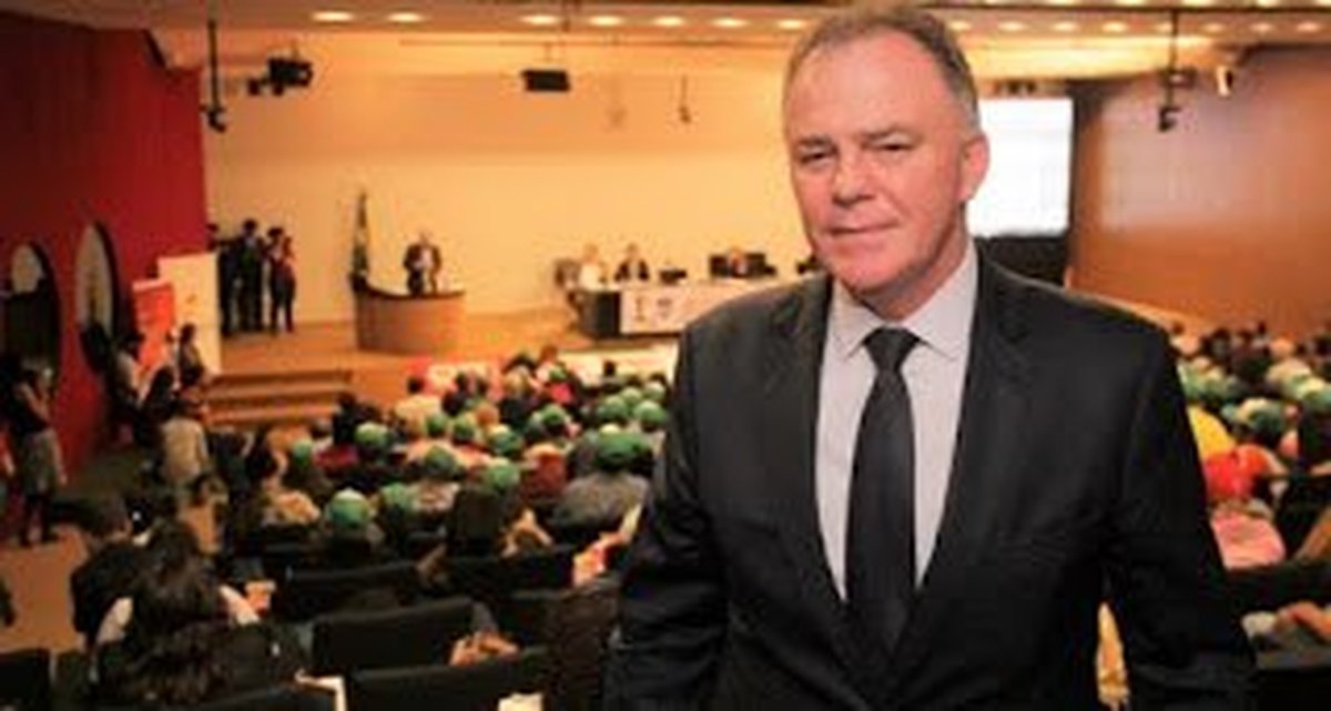 EX-GOVERNADOR CASAGRANDE APONTA OMISSÃO, FALTA DE DIÁLOGO DO ATUAL GOVERNO COM AS INSTITUIÇÕES E A SOCIEDADE E DESABAFA: “Situação da segurança pública no Espírito Santo está insustentável”