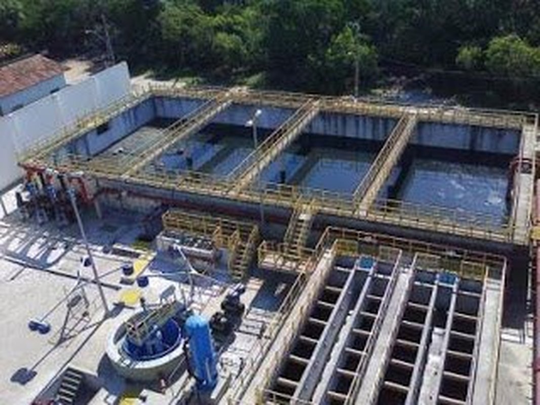 ESCÂNDALO NA CESAN TERIA DADO PREJUÍZO DE QUASE 2 BILHÕES DE REAIS AO ESTADO: Juíza vê indício de superfaturamento para beneficiar Odebrecht e dá prazo a defesa antes de decidir pelo sequestro dos ben