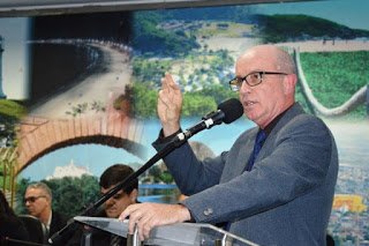 Arrogância do governador e oportunismo de militares interessados em projetos políticos alimentaram a maior crise vivida pela Polícia Militar do Espírito Santo, afirma ex-comandante Emmerich