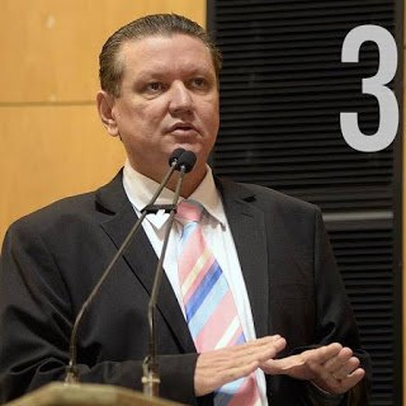 MENSAGEM NO CELULAR DE LEO PINHEIRO PODE COMPLICAR O SECRETÁRIO OCTACIANO NETO: STF decide se suspende sigilo do Inquérito Policial que investiga suposta ligação de políticos capixabas com esquema de 
