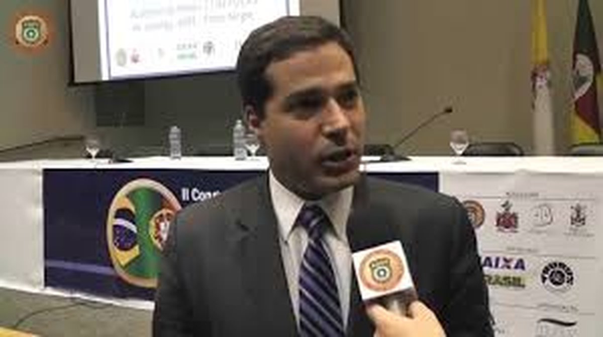 Delegados federais repudiam “graves declarações feitas” pelo novo ministro da Justiça e estudam ir ao STJ para evitar demissão do diretor-geral
