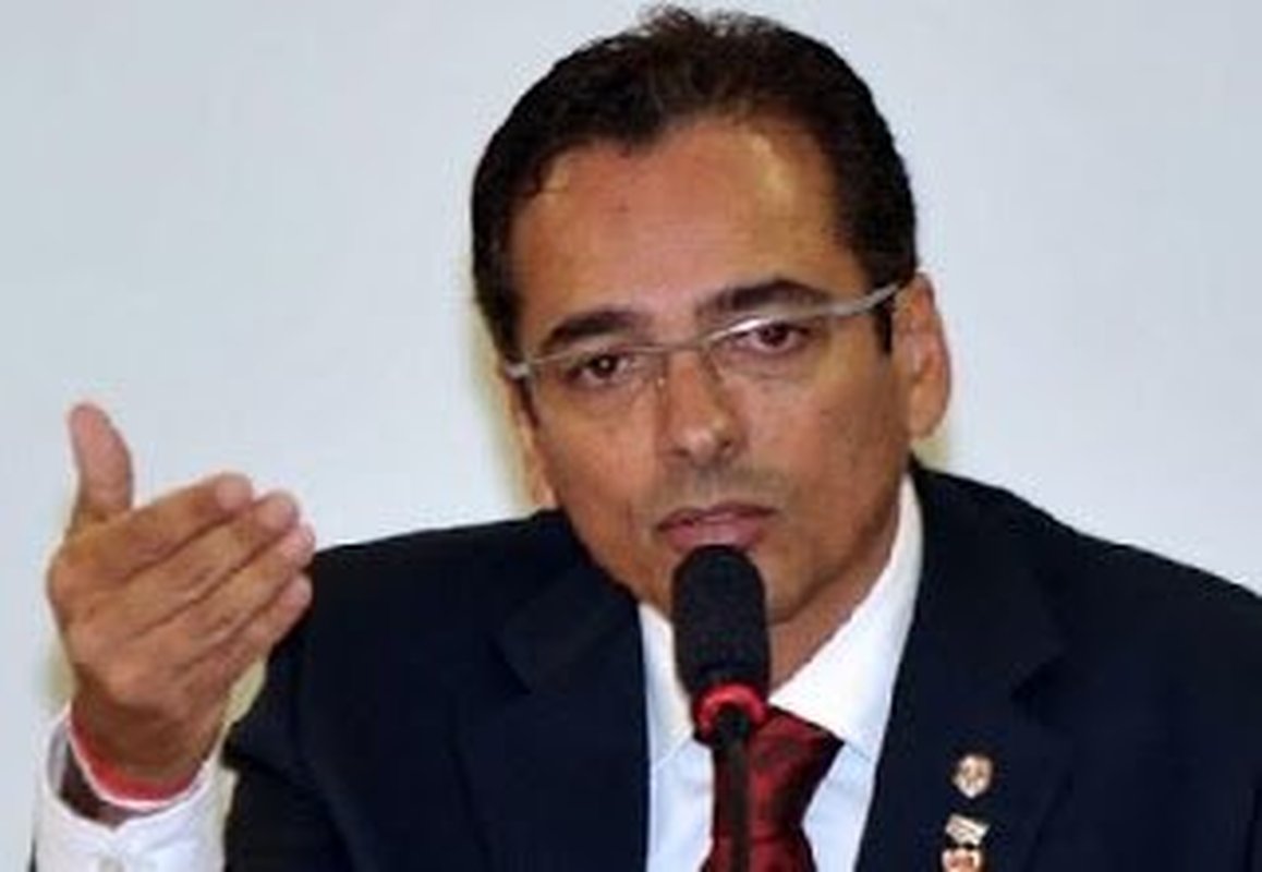 Associação Nacional dos Delegados de Polícia Federal pede anistia para Protógenes Queiroz, condenado pela acusação de violação de sigilo funcional