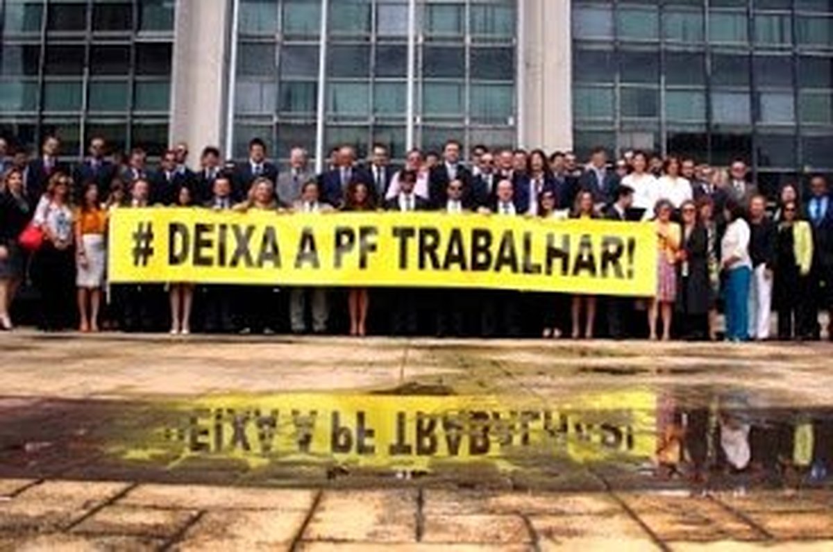 Delegados federais ameaçam fazer paralisação de 24 horas e entregar cargos de chefias se governo não atender reivindicações da categoria