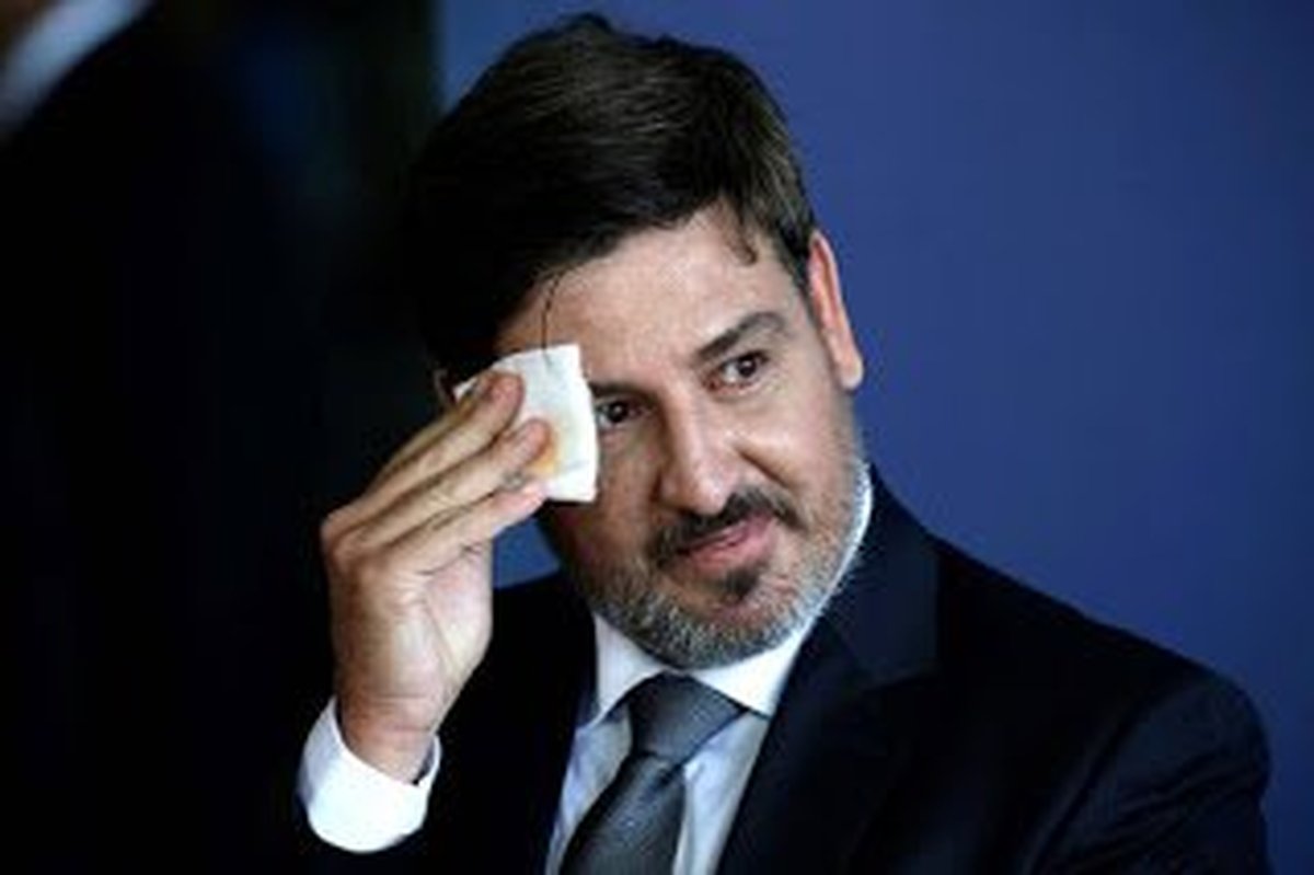 COMUNICADO DO GRUPO DE INQUÉRITOS ESPECIAIS DA PF FOI ENTREGUE A EUGÊNIO RICAS: Delegados ameaçam pedir até a prisão do diretor-geral da Polícia Federal em caso de "interferência" em investigações