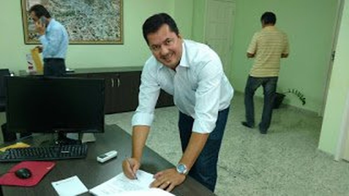 “EU ME DESPEÇO DA GLORIOSA POLÍCIA MILITAR COM O CORAÇÃO APERTADO, MAS FELIZ E REALIZADO. PODEM CONTAR COMIGO SEMPRE, COMPANHEIROS": Ex-presidente da ACS/ES, Flávio Gava assume cargo de vereador em Ba