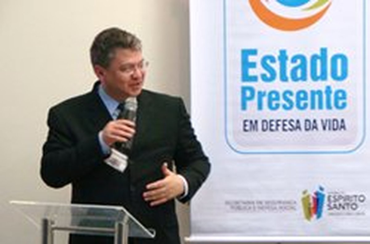 Secretário anuncia mais investimentos na segurança pública em 2012: Vêm aí novos concursos e integração das Polícias Civil e Militar