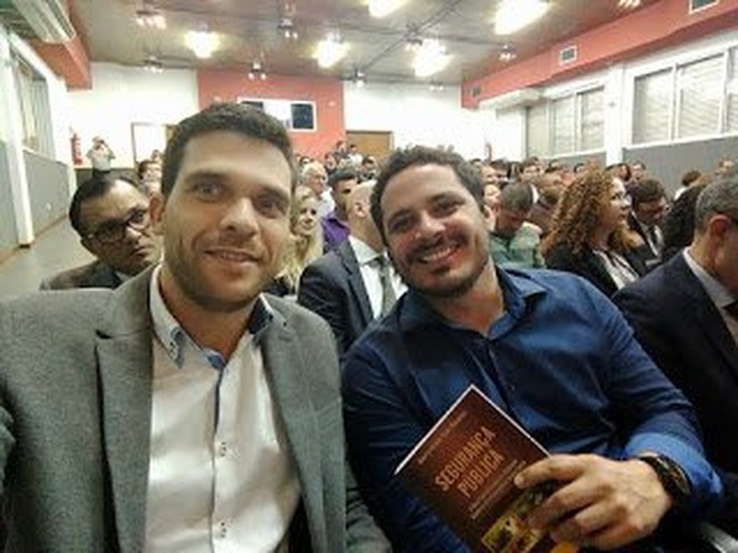 Em artigo, Edmar Camata e Humberto Mileip abordam a carência da Polícia Civil para investigar crimes de corrupção nos Executivos Estaduais e Municipais