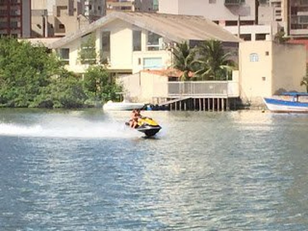 “PEGAS”, MANOBRAS RADICAIS, ALTA VELOCIDADE E PILOTOS SOB EFEITO DE BEBIDAS: Perigo no Canal de Camburi