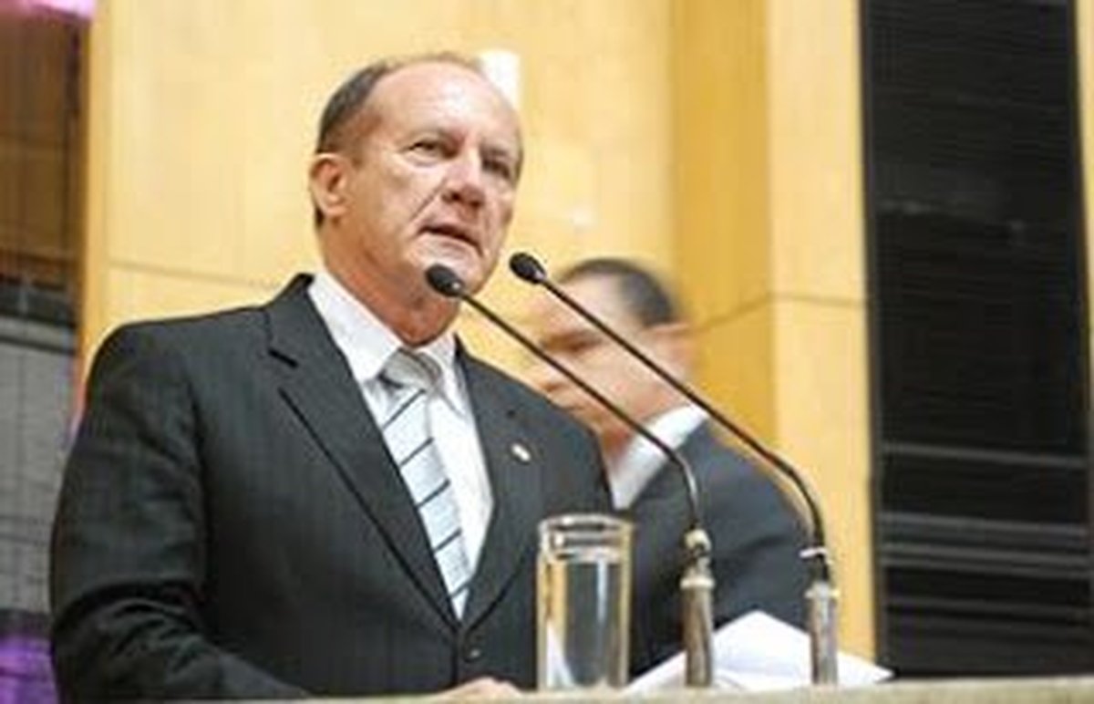 ADOLESCENTE DE 17 ANOS PEGA CARONA COM DEPUTADO E DENUNCIA ABUSO E ESTUPRO: Luiz Durão nega estupro e diz que entrou em motel com a jovem porque estava com dor de barriga