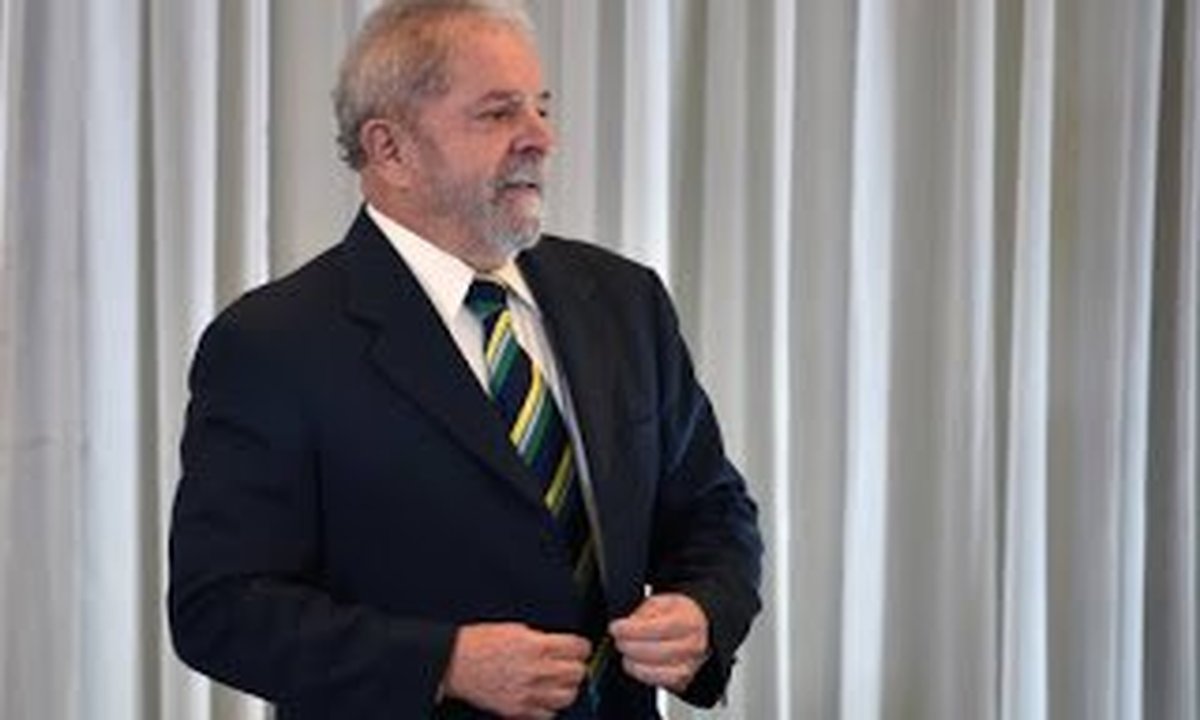 DE INVESTIGADO PELA SUSPEITA DE CORRUPÇÃO A MANDA CHUVA: Lula, se virar ministro, vai poder nomear sete diretores do Departamento Geral da Polícia  Federal